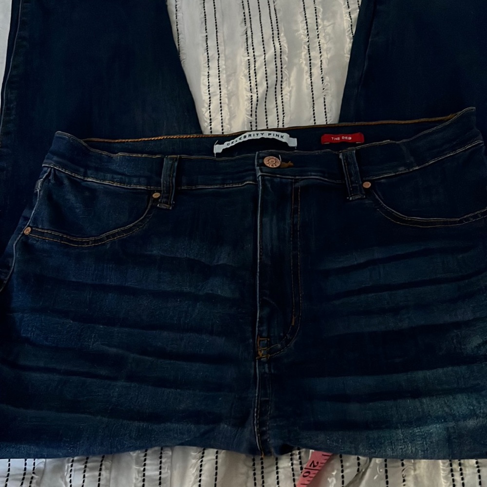 Dark rinse skinny jeans